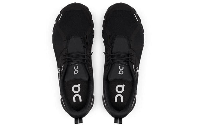 Cloud 5 Waterproof ”Hel svart”