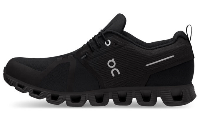 Cloud 5 Waterproof ”Svart Vit”