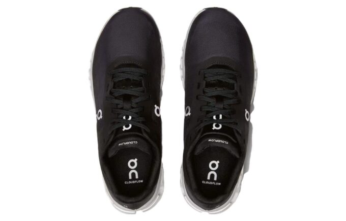 Cloudflow 4 ”Svart Vit”