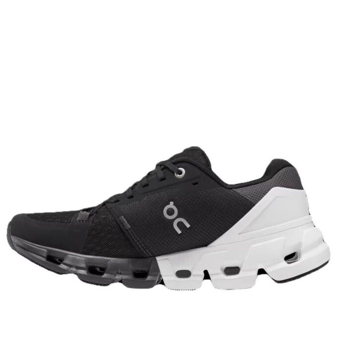 Cloudflyer 4 ”Svart Vit”