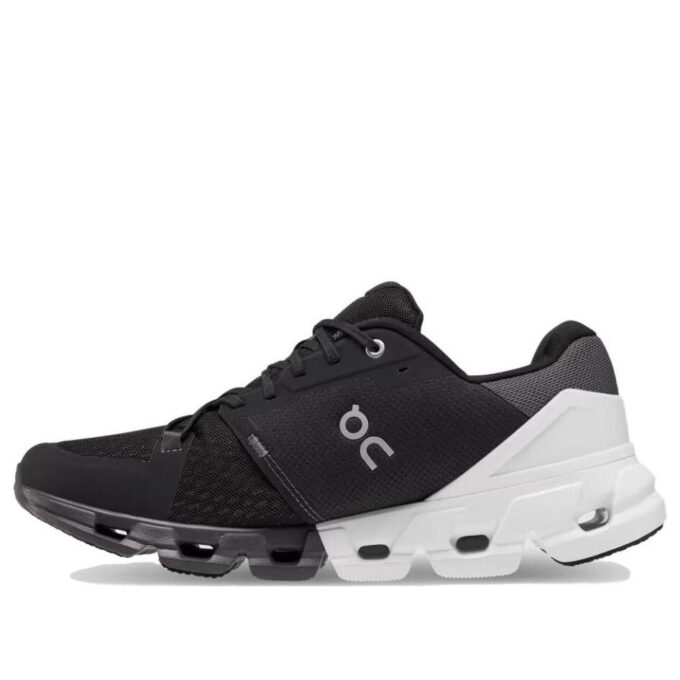 Cloudflyer 4 ”Svart Vit”