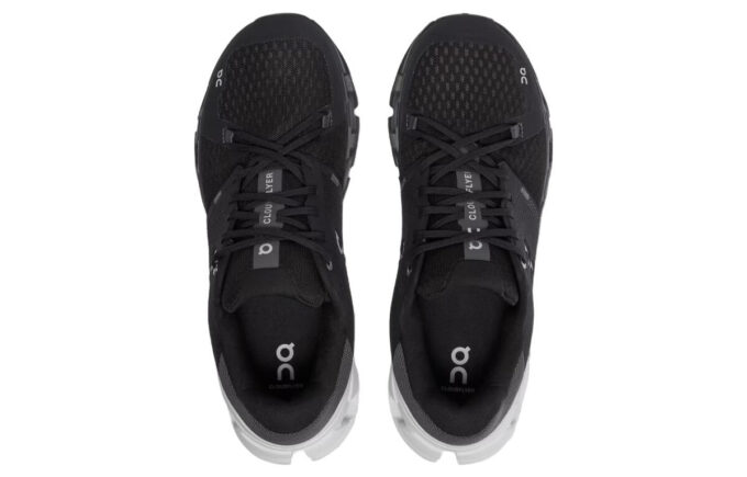 Cloudflyer 4 ”Svart Vit”