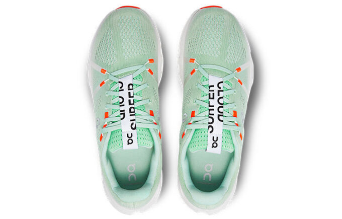 Cloudsurfer ”Creek White”