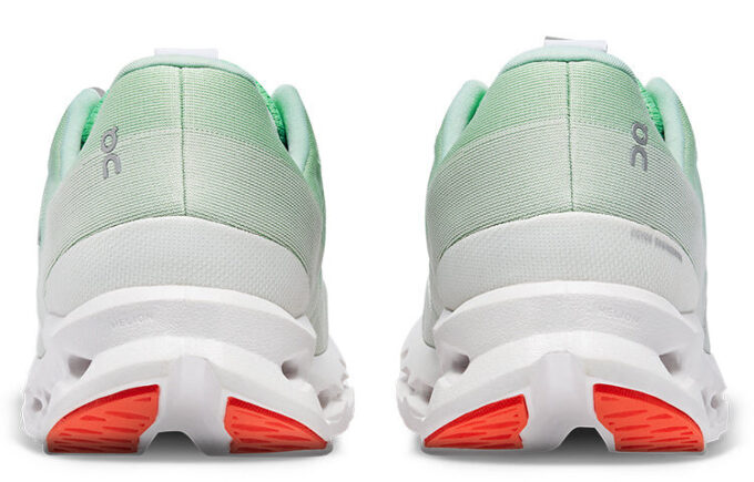 Cloudsurfer ”Creek White”