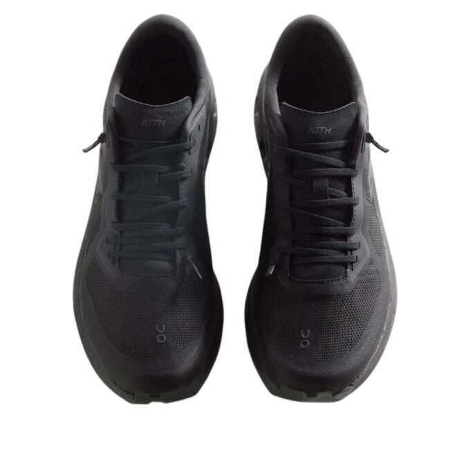 On Running x Kith Cloudzone ”Svart”