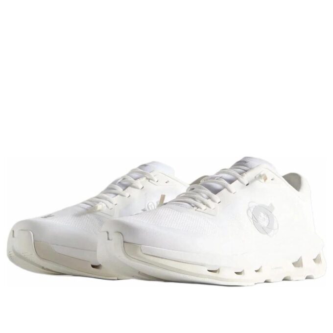 On Running x Kith Cloudzone ”Vit Is”