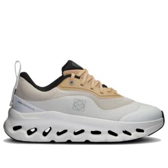 On Running x LOEWE Cloudtilt 2 ”Beige Vit”
