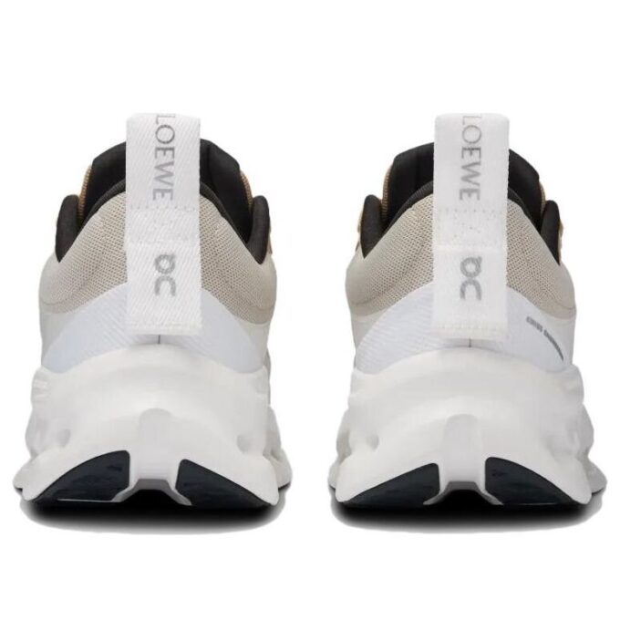 On Running x LOEWE Cloudtilt 2 ”Beige Vit”