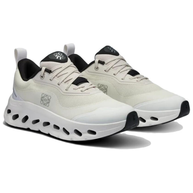 On Running x LOEWE Cloudtilt 2 ”Sand White”