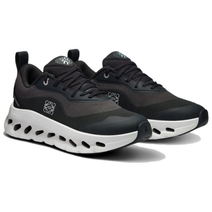 On Running x LOEWE Cloudtilt 2 ”Svart”