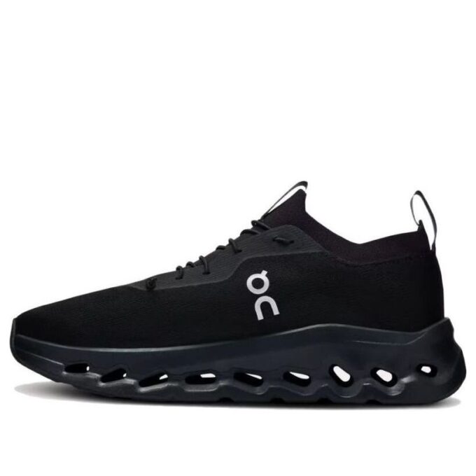 On Running x LOEWE Cloudtilt ”Hel svart” On Running x LOEWE Cloudtilt ”Hel svart”