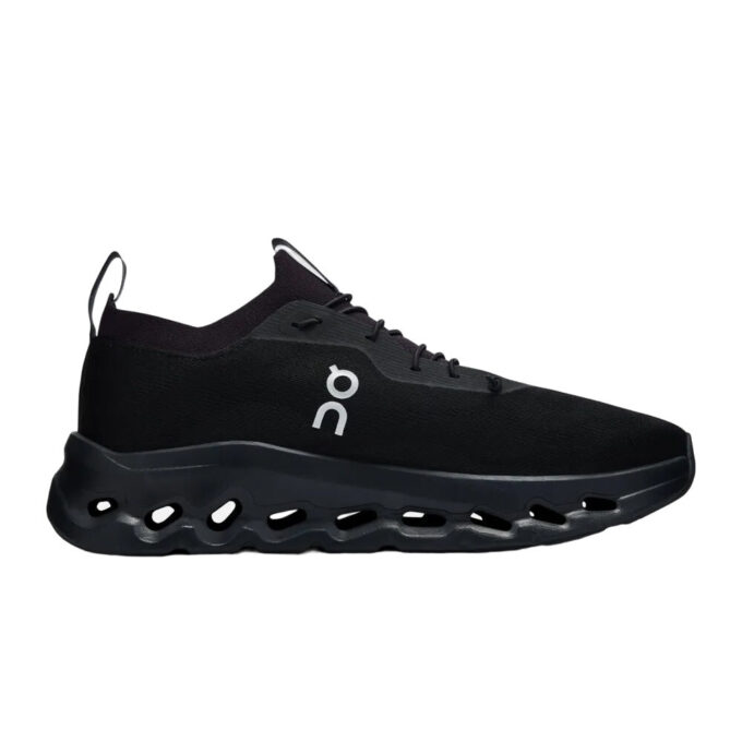 On Running x LOEWE Cloudtilt ”Hel svart”