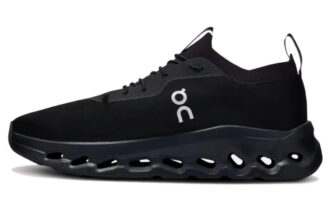 On Running x LOEWE Cloudtilt ”Hel svart”