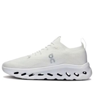On Running x LOEWE Cloudtilt ”Helvit”