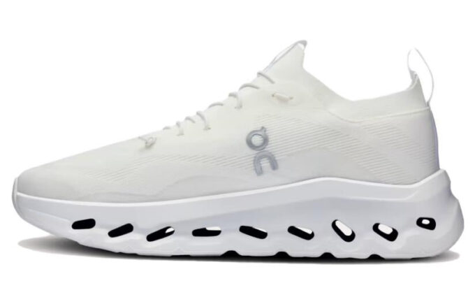 On Running x LOEWE Cloudtilt ”Helvit”