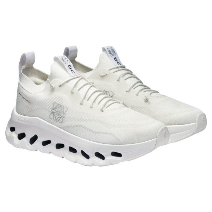 On Running x LOEWE Cloudtilt ”Helvit”