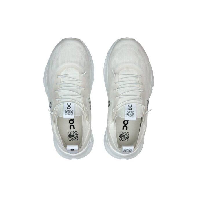 On Running x LOEWE Cloudtilt ”Helvit”
