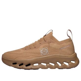 On Running x LOEWE Cloudtilt ”Mörk Sand”