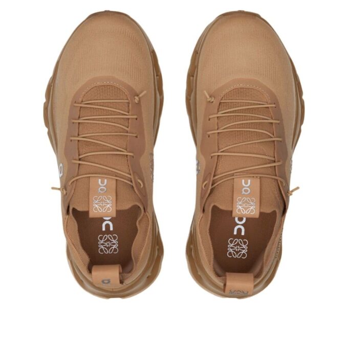 On Running x LOEWE Cloudtilt ”Mörk Sand”