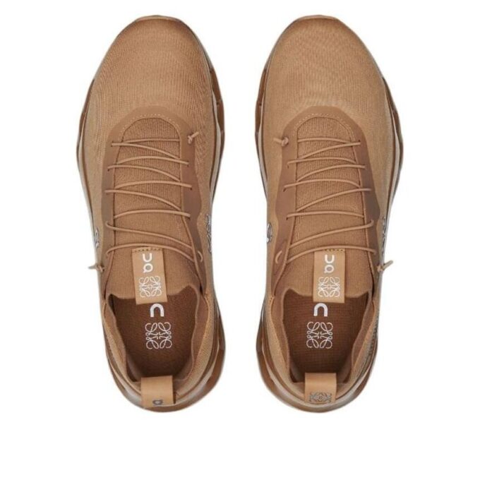 On Running x LOEWE Cloudtilt ”Mörk Sand”