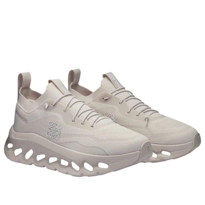 On Running x LOEWE Cloudtilt ”Sand”