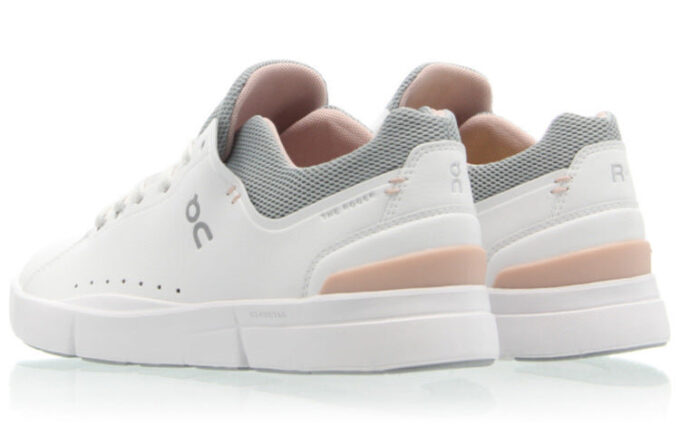 THE ROGER Advantage ”Vit Rosa”